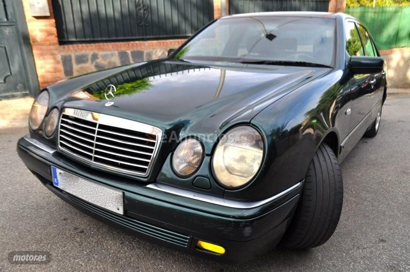 Mercedes Clase E E 300. TURBO DIESEL AVANTGARDE XENON KLIMA de 1998 con 420.000 Km por 4.300 EUR. en Granada