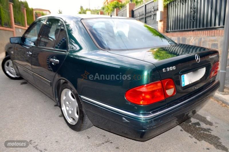 Mercedes Clase E E 300. TURBO DIESEL AVANTGARDE XENON KLIMA de 1998 con 420.000 Km por 4.300 EUR. en Granada