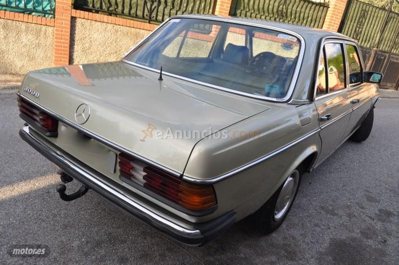 Mercedes Clase E 300d aut piel-klima-tempomat-becker de 1979 con 209.000 Km por 9.500 EUR. en Granada
