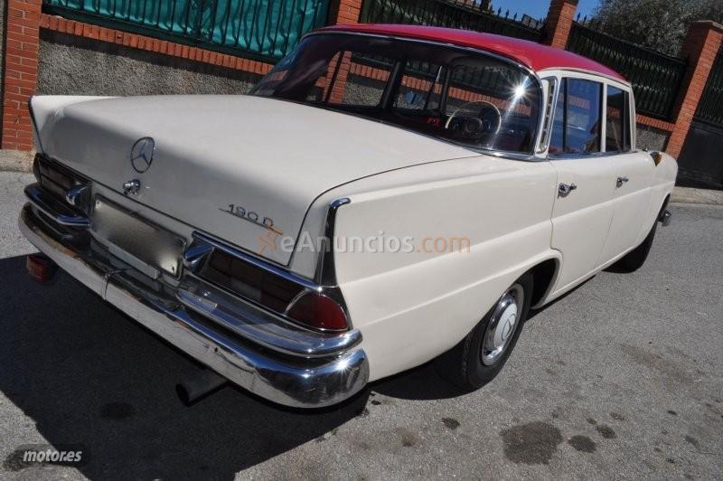 Mercedes 200 d colas w110 de 1972 con 111.000 Km por 27.700 EUR. en Granada