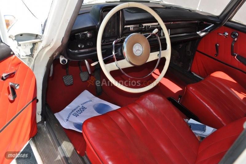 Mercedes 200 d colas w110 de 1972 con 111.000 Km por 27.700 EUR. en Granada