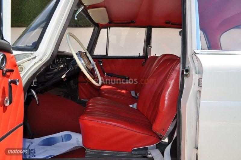 Mercedes 200 d colas w110 de 1972 con 111.000 Km por 27.700 EUR. en Granada