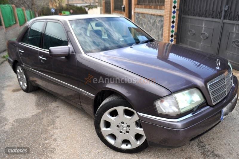 Mercedes Clase C 250D ELEGANCE-PIEL-KLIMA-TECHO ELECTRICO-LLA-XENON de 1993 con 227.000 Km por 6.700 EUR. en Granada
