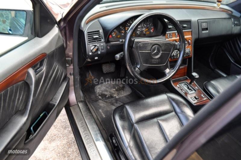 Mercedes Clase C 250D ELEGANCE-PIEL-KLIMA-TECHO ELECTRICO-LLA-XENON de 1993 con 227.000 Km por 6.700 EUR. en Granada