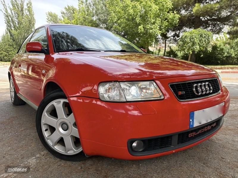 Audi S3 TURBO  XENON-BOSE-KLIMATIZADOR-NACIONAL-4X4 de 1999 con 10.000 Km por 7.500 EUR. en Granada