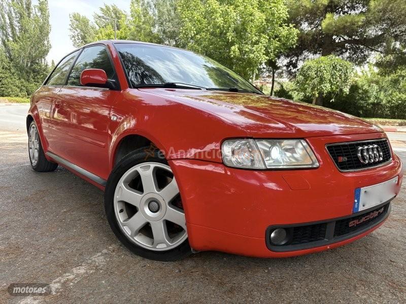 Audi S3 TURBO  XENON-BOSE-KLIMATIZADOR-NACIONAL-4X4 de 1999 con 10.000 Km por 7.500 EUR. en Granada