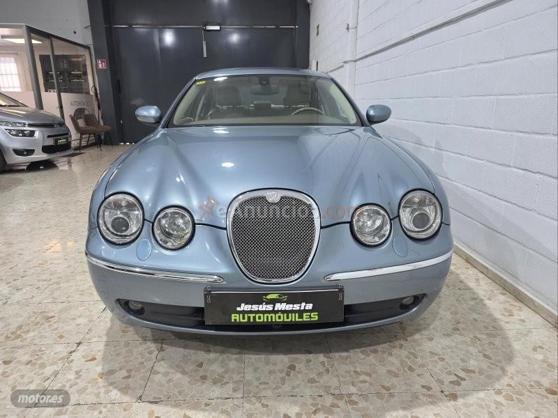 Jaguar Stype 2.7d executive de 2006 con 185.000 Km por 5.800 EUR. en Sevilla