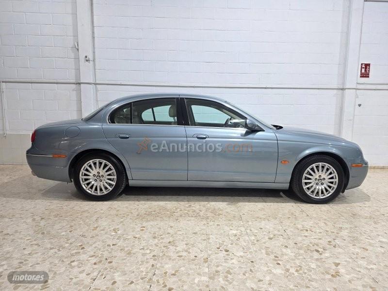 Jaguar Stype 2.7d executive de 2006 con 185.000 Km por 5.800 EUR. en Sevilla
