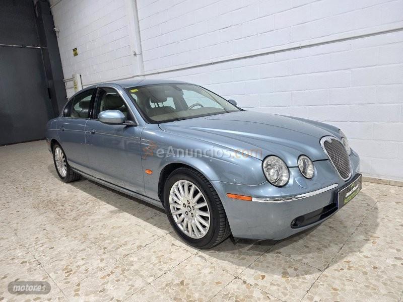 Jaguar Stype 2.7d executive de 2006 con 185.000 Km por 5.800 EUR. en Sevilla