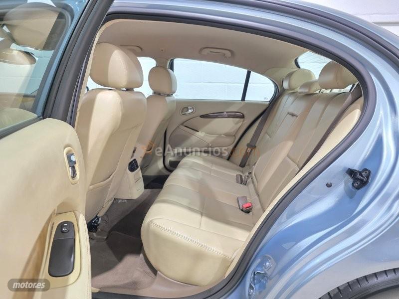 Jaguar Stype 2.7d executive de 2006 con 185.000 Km por 5.800 EUR. en Sevilla