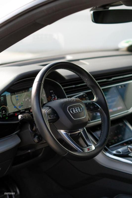 Audi Q8 55 TFSI e quattro tiptronic S line de 2021 con 88.000 Km por 54.900 EUR. en Madrid