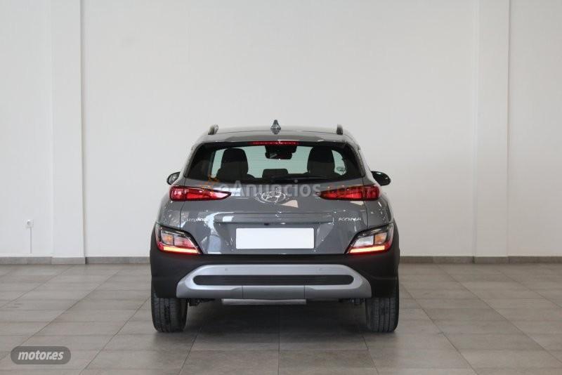 Hyundai Kona 1.0 TGDI MAXX 120CV de 2022 con 4.146 Km por 18.990 EUR. en Cadiz