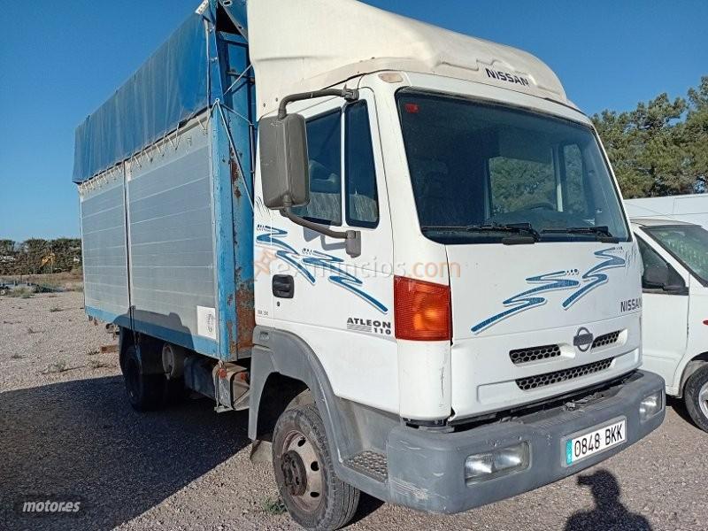 Nissan Atleon 110 CAJA FRUTERA O PAQUETERA. de 2001 con 345.000 Km por 7.000 EUR. en Murcia