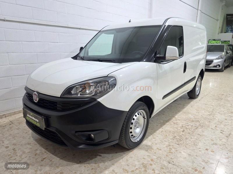 Opel Combo Cargo cdti de 2021 con 130.000 Km por 8.200 EUR. en Sevilla