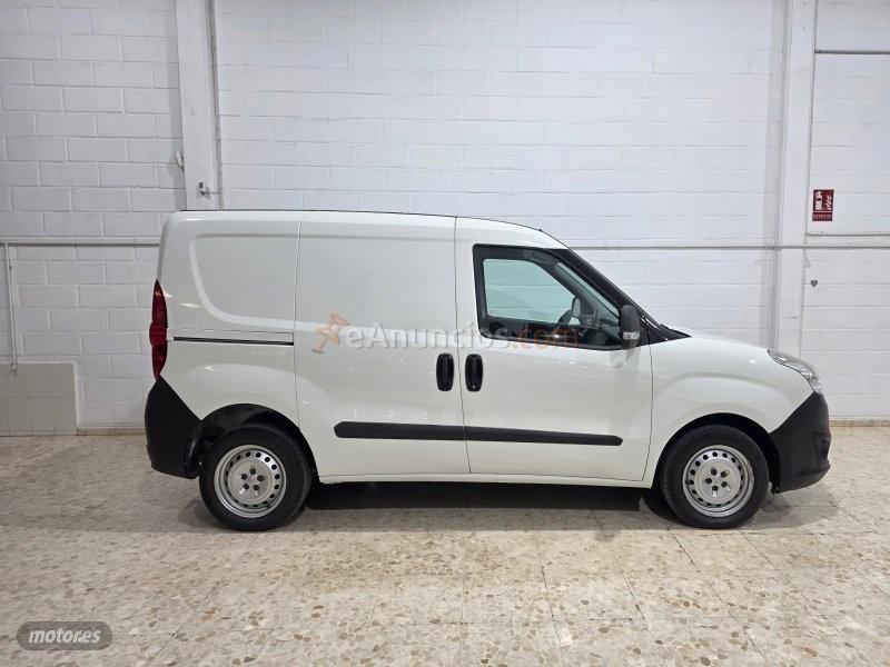 Opel Combo Cargo cdti 90cv de 2017 con 130.000 Km por 6.500 EUR. en Sevilla