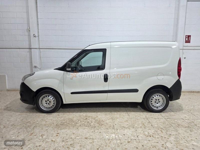 Opel Combo Cargo cdti 90cv de 2017 con 130.000 Km por 6.500 EUR. en Sevilla