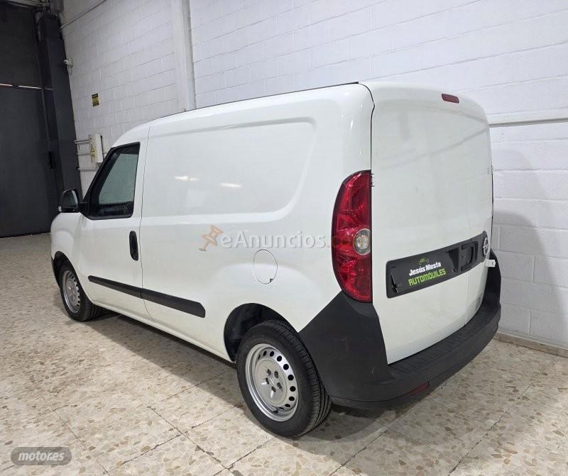 Opel Combo Cargo cdti 90cv de 2017 con 130.000 Km por 6.500 EUR. en Sevilla