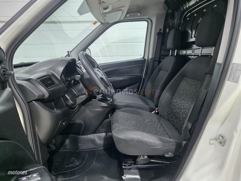 Opel Combo Cargo cdti 90cv de 2017 con 130.000 Km por 6.500 EUR. en Sevilla