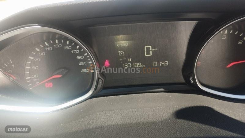 Peugeot 308 BUSSINES de 2019 con 130.000 Km por 10.500 EUR. en Albacete