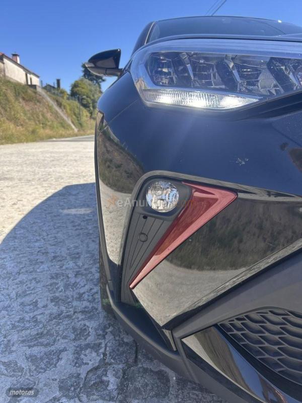 Toyota C-HR 2.0 180h Advance de 2023 con 61.000 Km por 25.500 EUR. en A Coruna