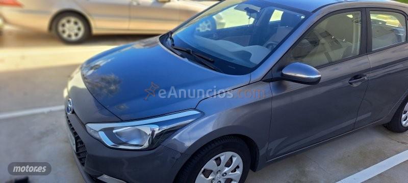Hyundai i20 1.2 MPI Essence de 2016 con 54.000 Km por 8.500 EUR. en Malaga