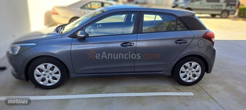 Hyundai i20 1.2 MPI Essence de 2016 con 54.000 Km por 8.500 EUR. en Malaga