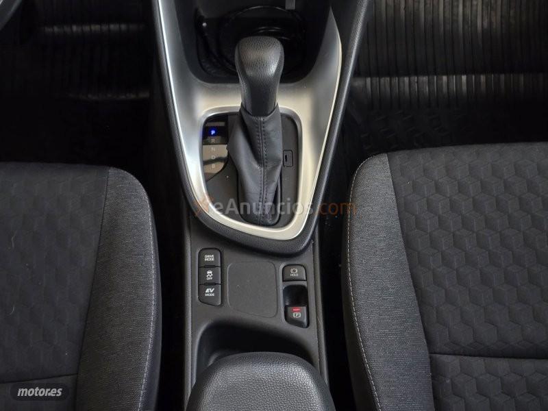Toyota Yaris 1.5 120H Active Plus e-CVT de 2021 con 38.000 Km por 19.490 EUR. en Valencia