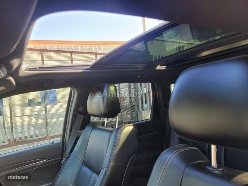 Jeep Grand Cherokee 3.0 CRD LIMITED de 2014 con 130.000 Km por 16.000 EUR. en Barcelona