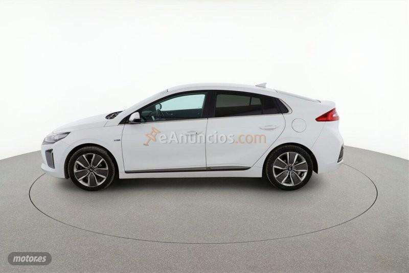 Hyundai Ioniq 1.6 GDI HEV Klass LE DCT 141 CV de 2019 con 104.000 Km por 14.200 EUR. en Madrid