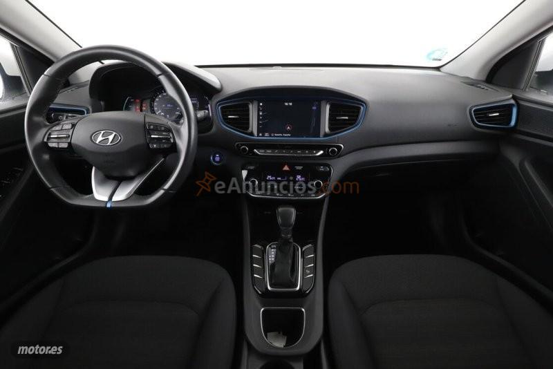 Hyundai Ioniq 1.6 GDI HEV Klass LE DCT 141 CV de 2019 con 104.000 Km por 14.200 EUR. en Madrid