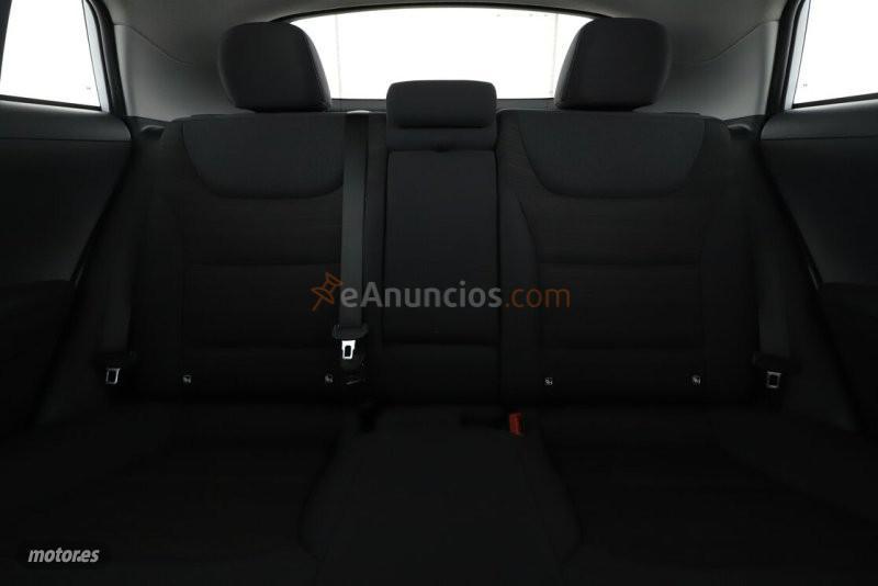 Hyundai Ioniq 1.6 GDI HEV Klass LE DCT 141 CV de 2019 con 104.000 Km por 14.200 EUR. en Madrid