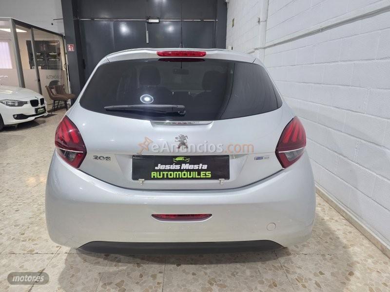 Peugeot 208 Style de 2017 con 158.000 Km por 5.800 EUR. en Sevilla
