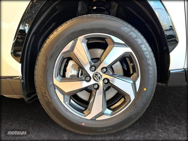 Toyota RAV 4 hibrida enchufable 304cv de 2026 con 1.000 Km por 57.900 EUR. en Asturias