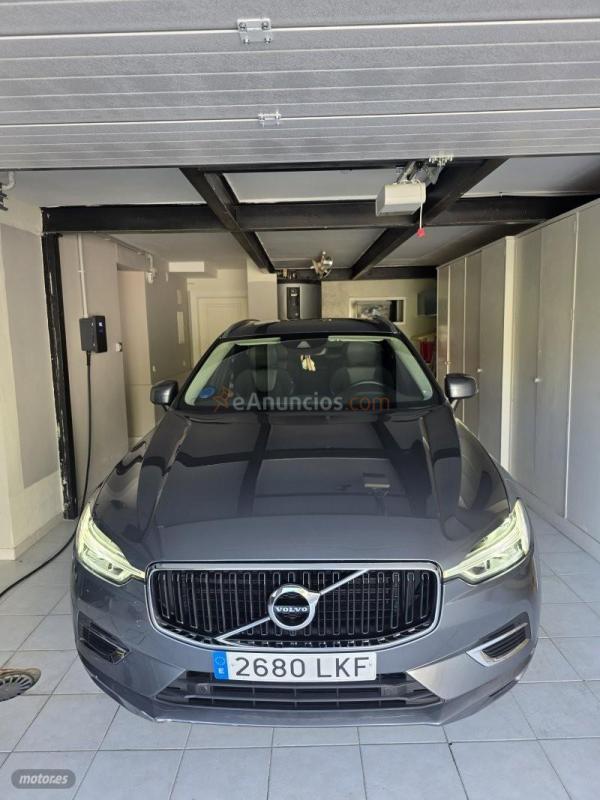 Volvo XC 60 T8 R-Desing de 2020 con 140.000 Km por 27.000 EUR. en Madrid
