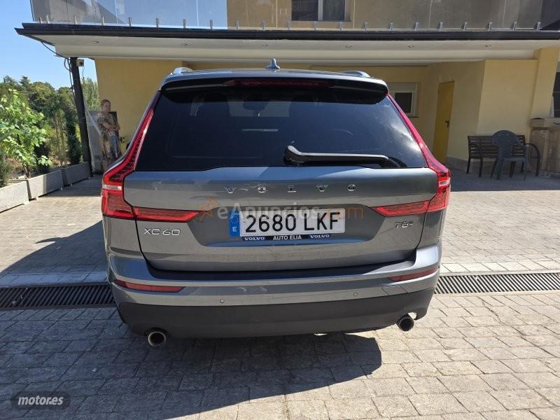 Volvo XC 60 T8 R-Desing de 2020 con 140.000 Km por 27.000 EUR. en Madrid
