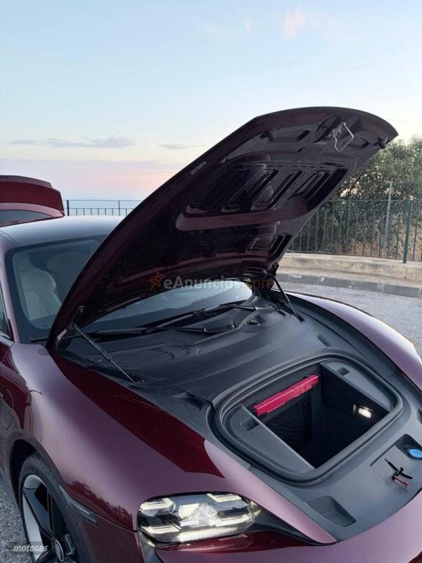 Porsche Taycan 4s sport turismo de 2022 con 105.000 Km por 66.000 EUR. en Malaga