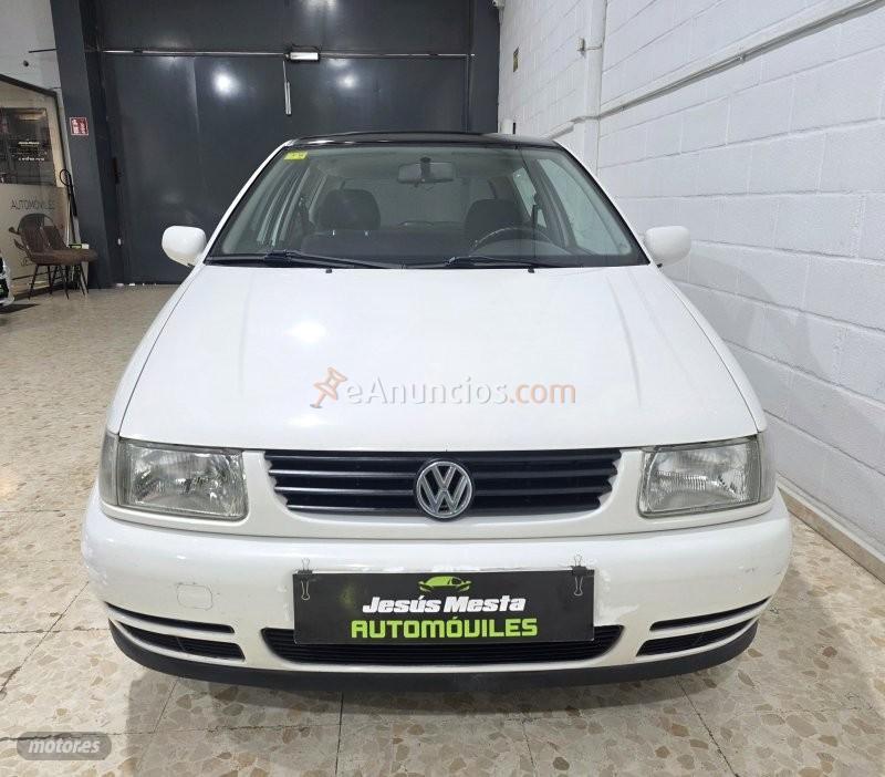 Volkswagen Polo 1.0 de 1999 con 120.000 Km por 2.100 EUR. en Sevilla