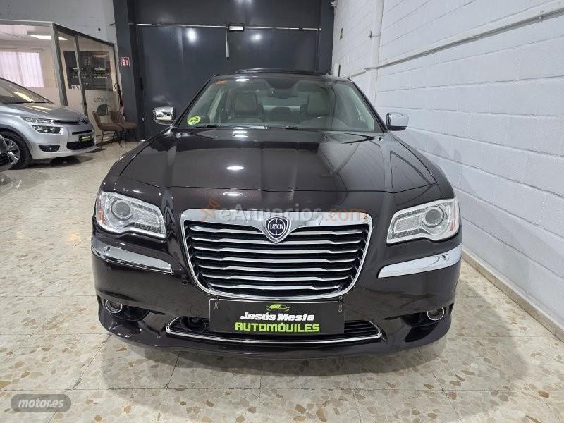 Chrysler 300 C 3.0 crdi Limited de 2013 con 170.000 Km por 12.000 EUR. en Sevilla