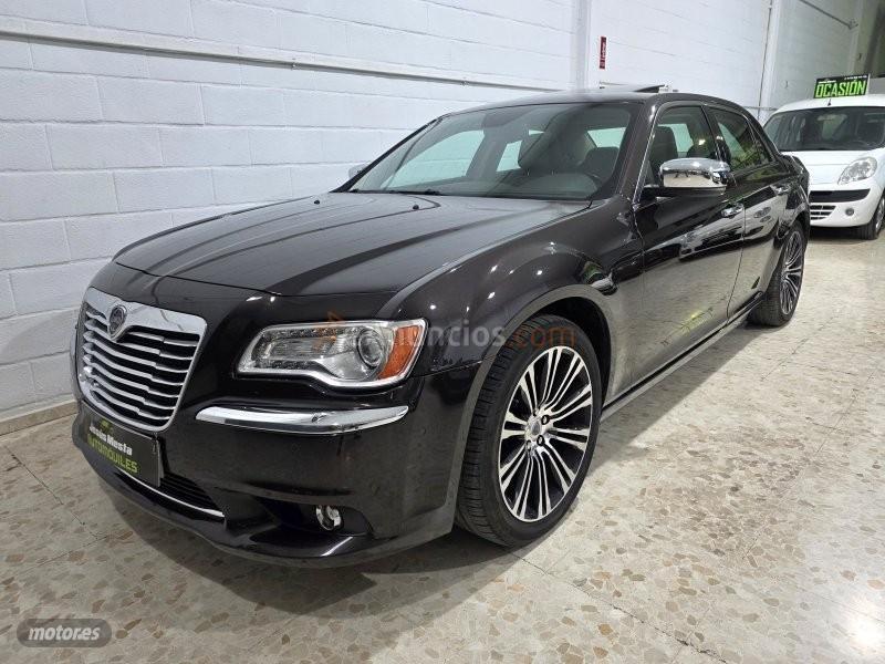 Chrysler 300 C 3.0 crdi Limited de 2013 con 170.000 Km por 12.000 EUR. en Sevilla