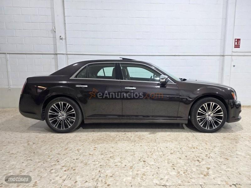 Chrysler 300 C 3.0 crdi Limited de 2013 con 170.000 Km por 12.000 EUR. en Sevilla