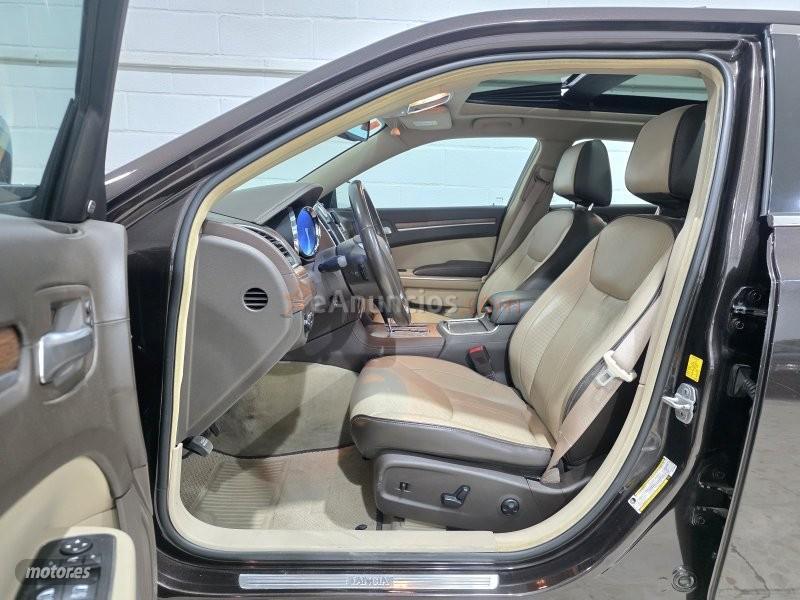 Chrysler 300 C 3.0 crdi Limited de 2013 con 170.000 Km por 12.000 EUR. en Sevilla