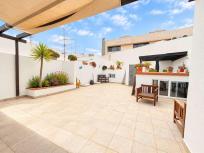 ???? Casa terrera en Arrecife con terraza y muchas posibilidades