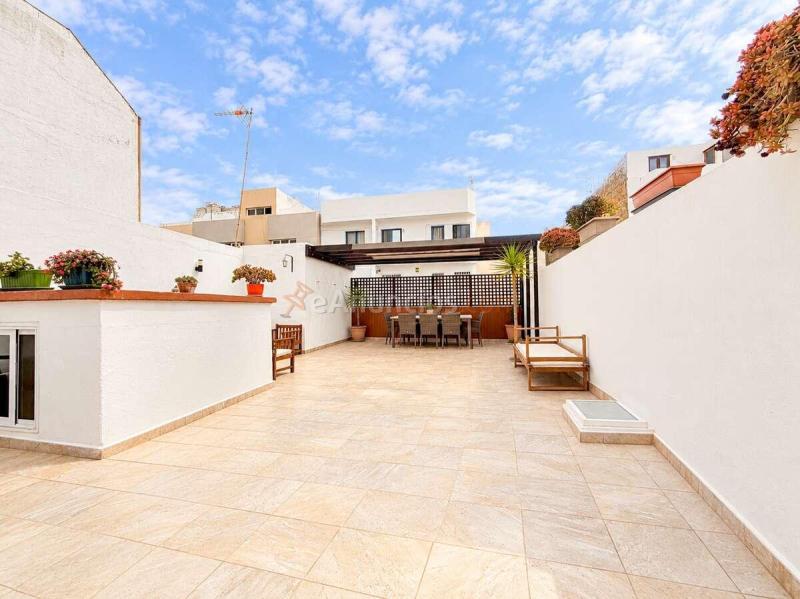 ???? Casa terrera en Arrecife con terraza y muchas posibilidades
