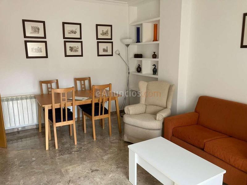 SE VENDE PISO CON PATIO EN AVD 1 DE JULIO