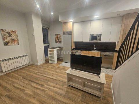 instalacion de suelos de  maderas laminados vinilos spc