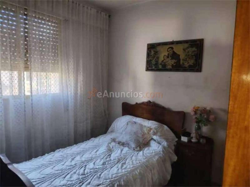 Casa con cochera y primer piso para reformar en Cantareros Paretón, Totana