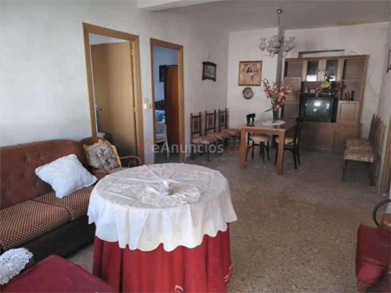 Casa con cochera y primer piso para reformar en Cantareros Paretón, Totana
