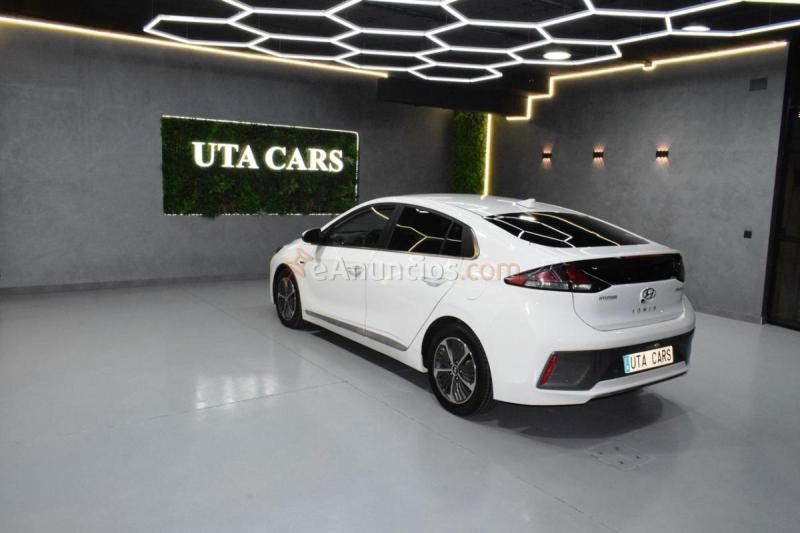 Hyundai IONIQ 1.6 GDI PHEV