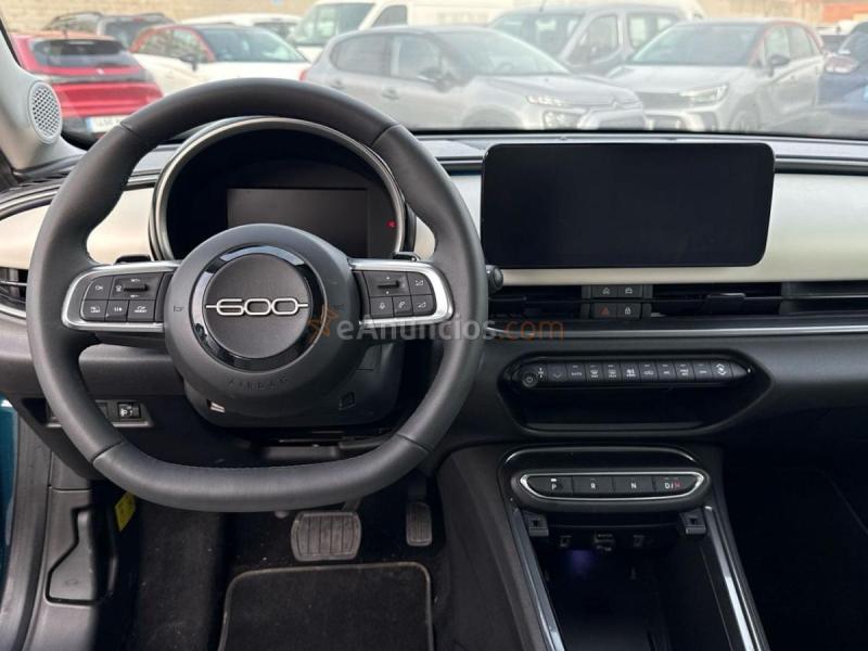 Fiat 600 1.2 MHEV La prima DDCT 74 kW (100 CV)