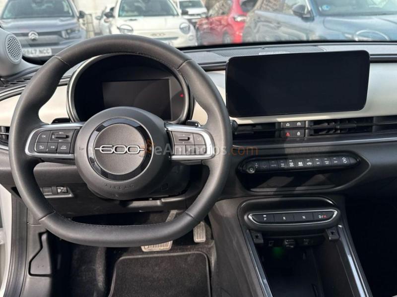 Fiat 600 1.2 MHEV La prima DDCT 81 kW (110 CV)